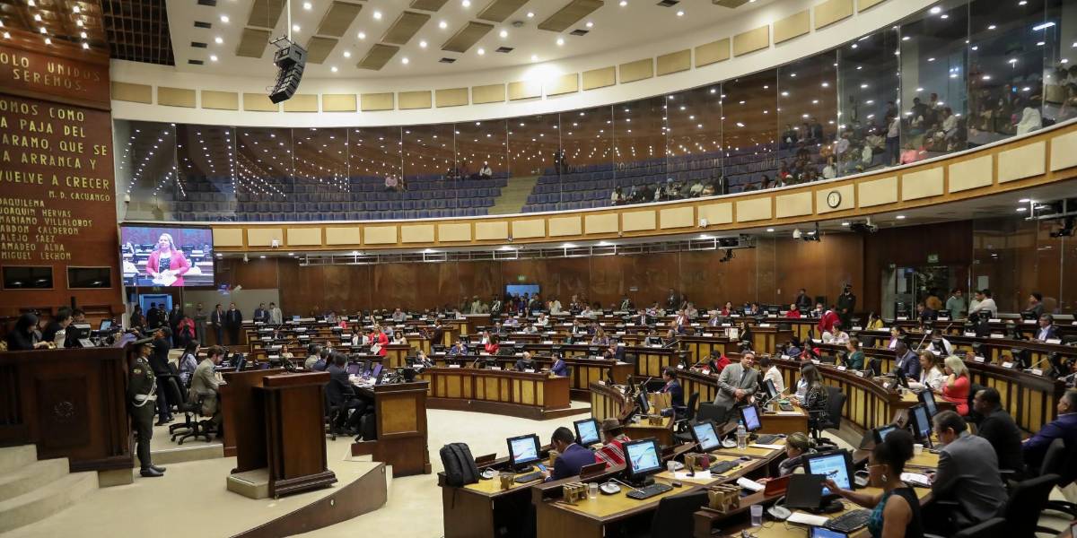 Asamblea: ministro Juan Zapata tendrá que informar sobre su gestión en seguridad