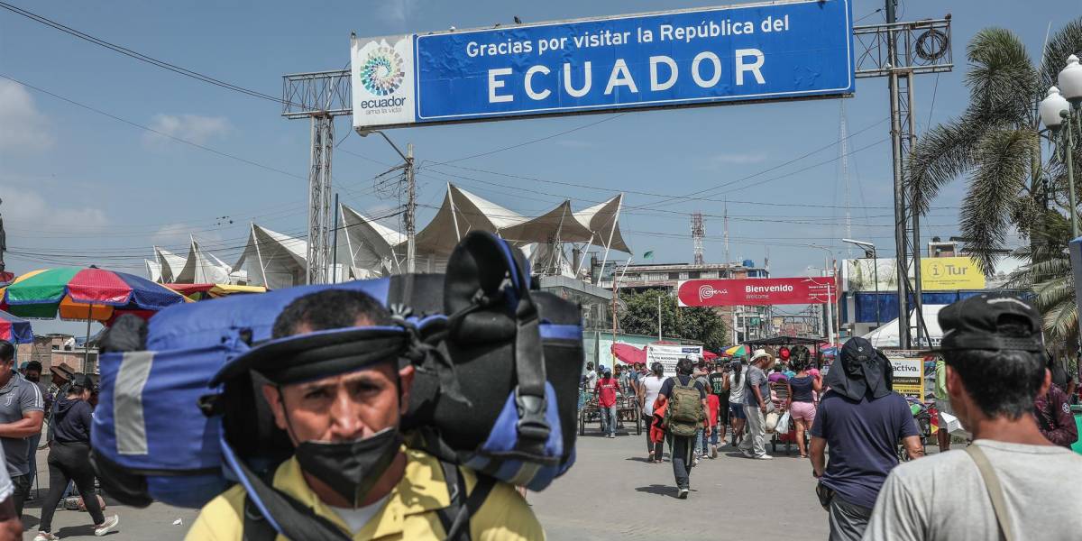 Migrantes venezolanos entre Ecuador y Perú, el flujo de caminantes que no cesa