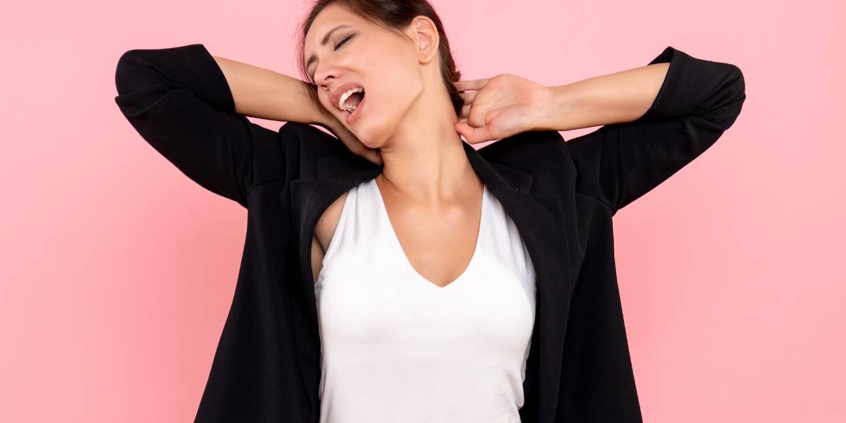 ¿Te cruje el cuerpo al estirarte? Podría ser normal, o una señal de alerta de tu cuerpo