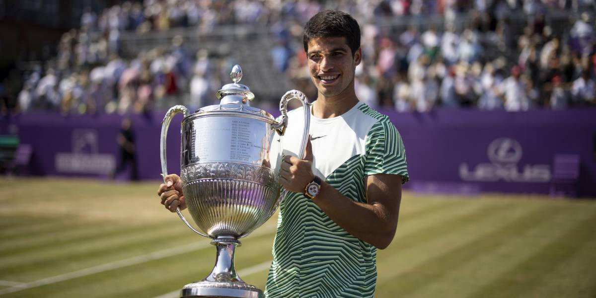Carlos Alcaraz gana el ATP 500 de Queen’s y recupera el número uno del mundo