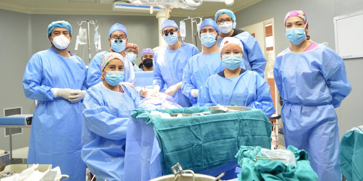Dos pacientes adolescentes recibieron trasplante renal en el Hospital Baca Ortiz de Quito
