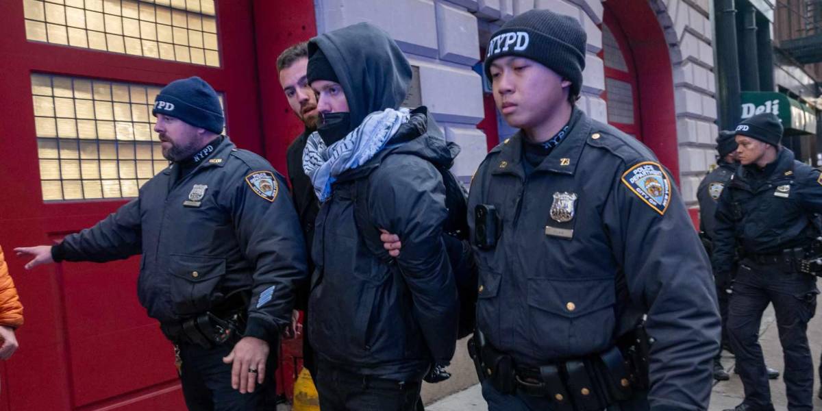 Una jueza fue arrestada por el FBI en Wisconsin acusada de obstruir arresto de un migrante