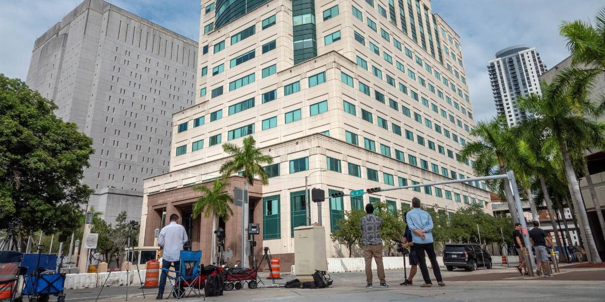 Corte pospone lectura de cargos de lavado contra Saab y EE.UU. pide reducirlos