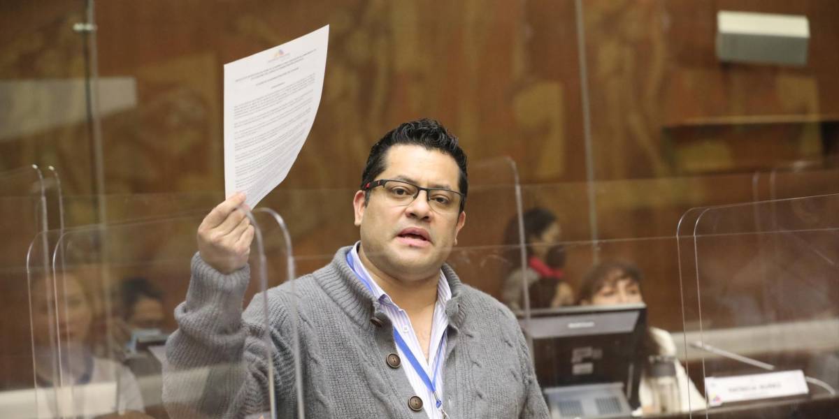 Fausto Jarrín renuncia a la Asamblea Nacional