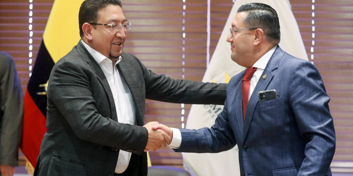 Iván Saquicela entregó Proyecto de Ley para dar mayor seguridad jurídica en sentencias