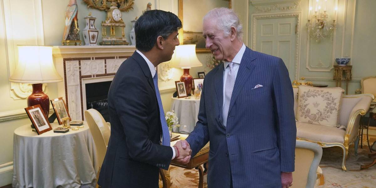 El rey Carlos III tuvo su primera audiencia presencial desde el diagnóstico de cáncer