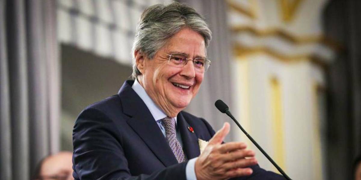 Guillermo Lasso dejará un libro con los logros de su gobierno a Daniel Noboa