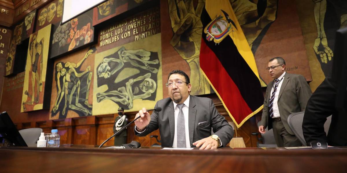 ¿Quién es Virgilio Saquicela?