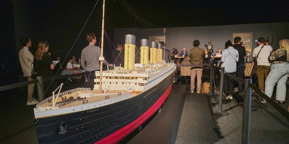 Una exposición sobre el Titanic en París recuerda la tragedia del Titán