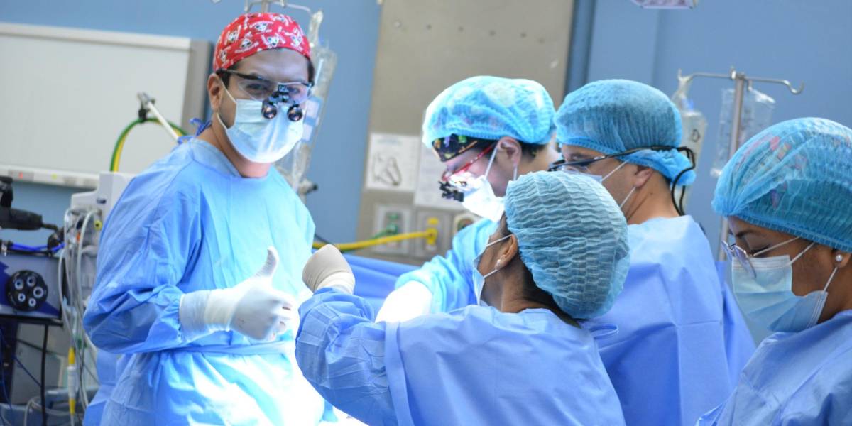 Extraen peligroso tumor a niña de dos años en el Hospital Baca Ortiz de Quito