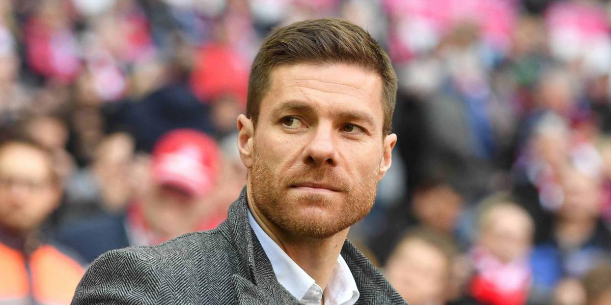 Xabi Alonso, nuevo entrenador de Piero Hincapié en el Bayer Leverkusen