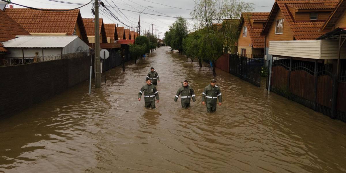 Al menos cuatro muertos y 25 000 damnificados por el sistema frontal en Chile