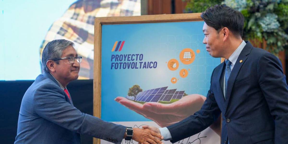 Powerchina donó una planta fotovoltaica al Ministerio de Agricultura para su implementación en Quito
