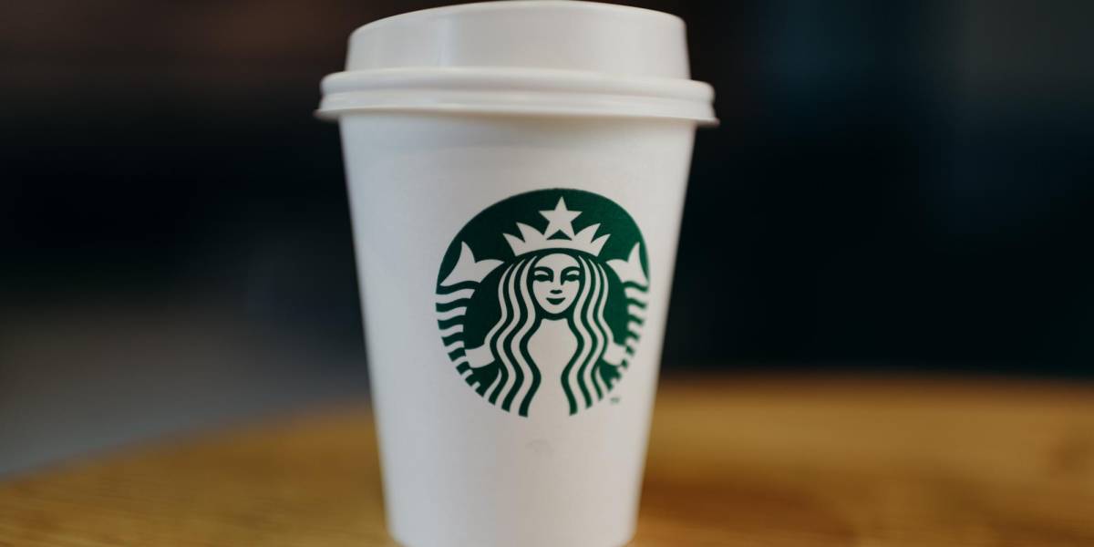 Starbucks es condenada a pagar 25 millones de dólares a una exempleada blanca por discriminación racial