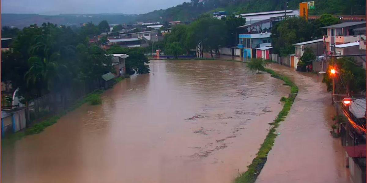 Alerta en Manabí por el desbordamiento de los ríos Burro y Manta