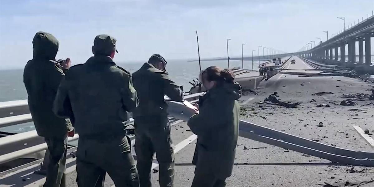 Al menos tres muertos en la explosión en el puente de Crimea, dice Rusia