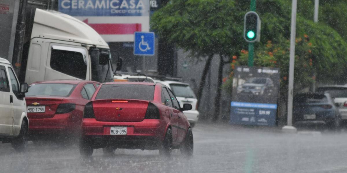 Ecuador amaneció entre lluvias, cielos nublados y tormentas este martes 8 de abril