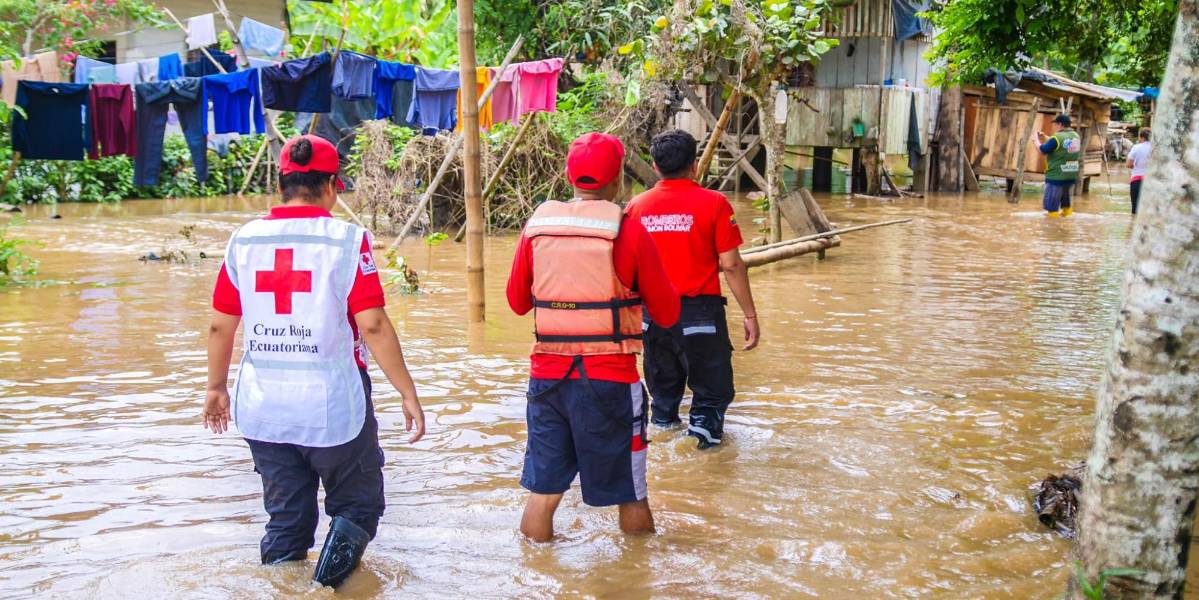 Dos afluentes desbordados en Guayas y Los Ríos tras las primeras lluvias intensas de 2025