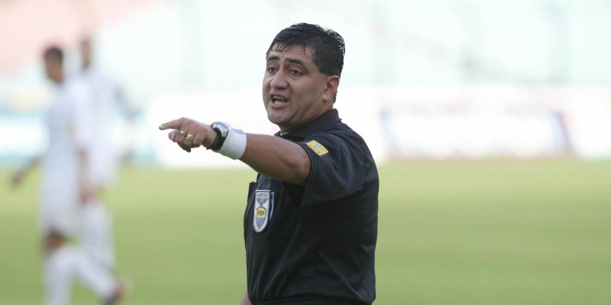 El exárbitro Byron Moreno fue agredido tras un partido en Guayaquil