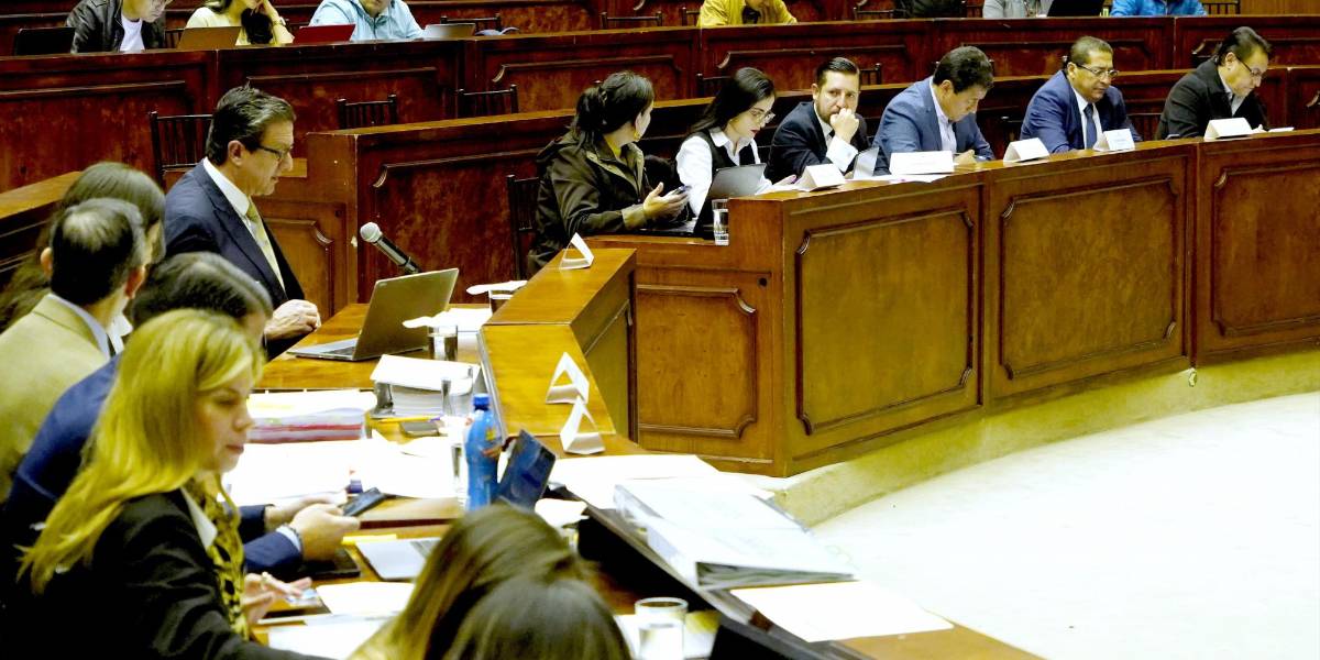 Elecciones Ecuador 2023: incertidumbre por nombres de quienes estarán en las papeletas para elegir a asambleístas