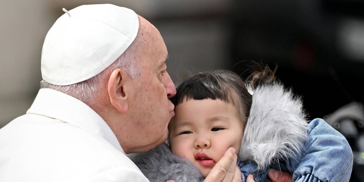 Papa Francisco tiene una afección respiratoria y no Covid-19, según El Vaticano