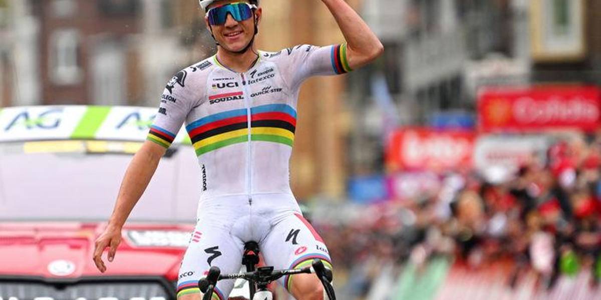 Giro de Italia 2023: Evenepoel revienta el crono y se viste de rosa