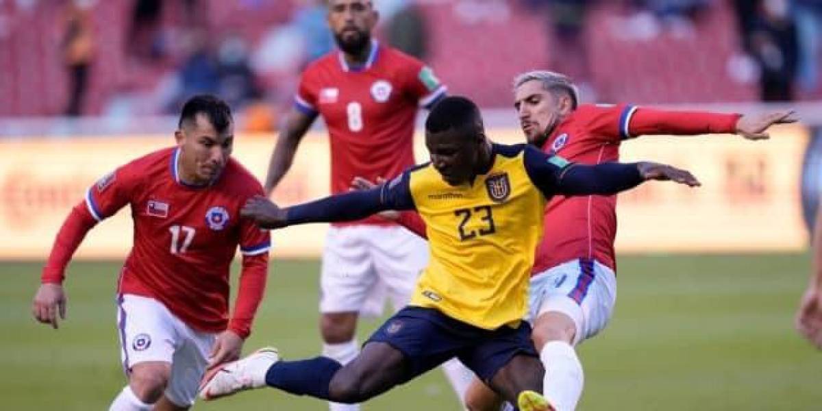 Eliminatorias: Ecuador recibe a una reducida Chile que vive una crisis interna y deportiva