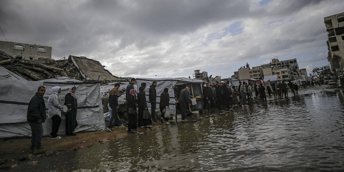 Al menos 13 muertos tras las fuertes lluvias en Gaza que afectan a las tiendas de campañas de los refugiados