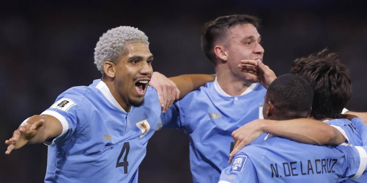 Uruguay se quedó con el Clásico de la Plata, tras derrotar a Argentina por 2-0