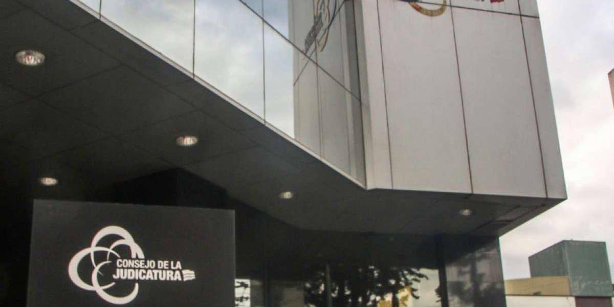 Judicatura destituye a juez Ángel Lindao que otorgó acción de protección a Leandro Norero