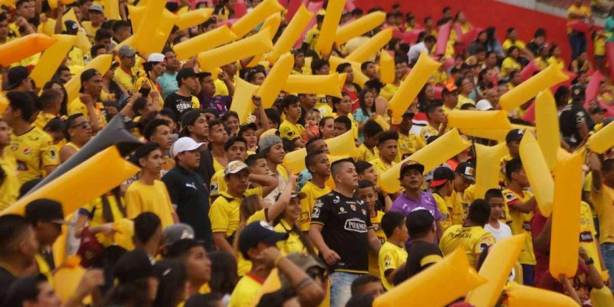 Incidente entre aficionados tras empate de Barcelona SC en Copa Libertadores