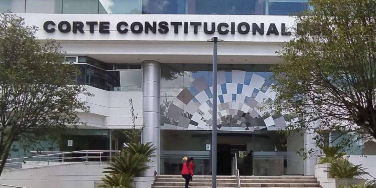 El Gobierno pide el desalojo del edificio de la Corte Constitucional y luego se retracta