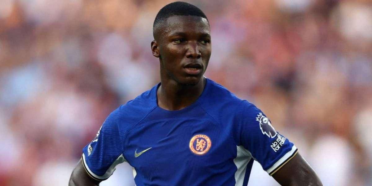 Moisés Caicedo generó un penal en contra del Chelsea que terminó en gol