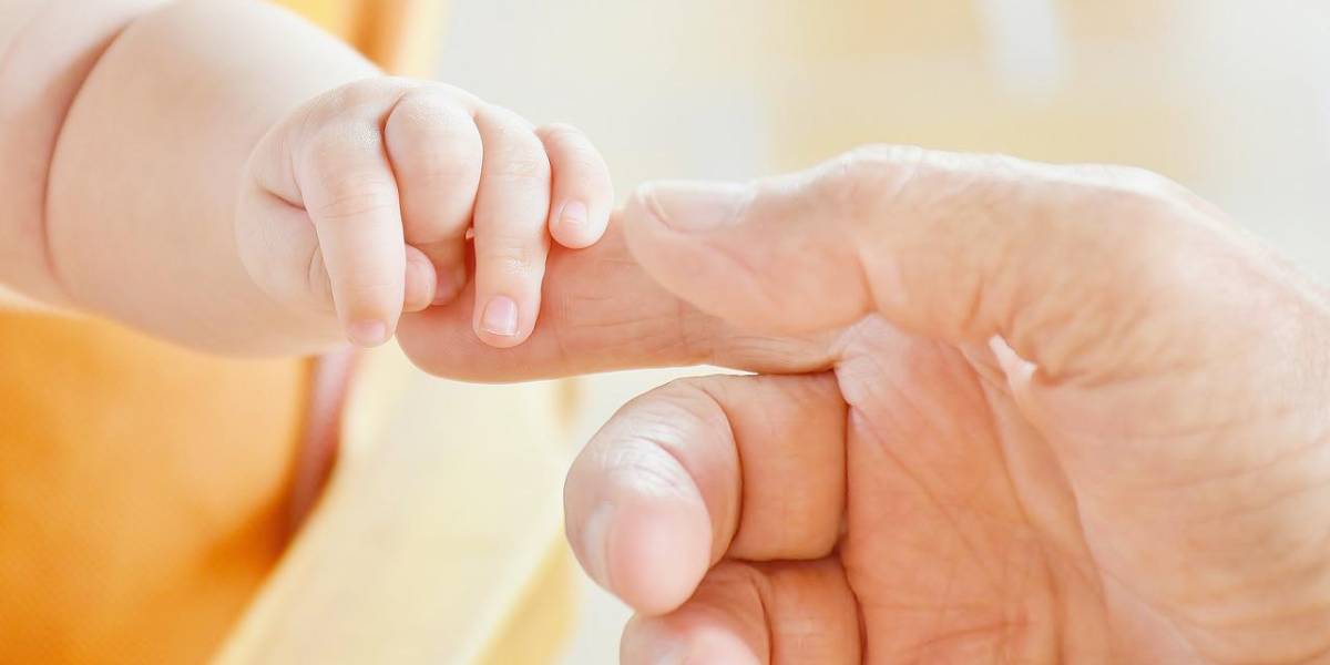 Una bebé nace con 26 dedos en manos y pies: su familia considera que es la reencarnación de una diosa