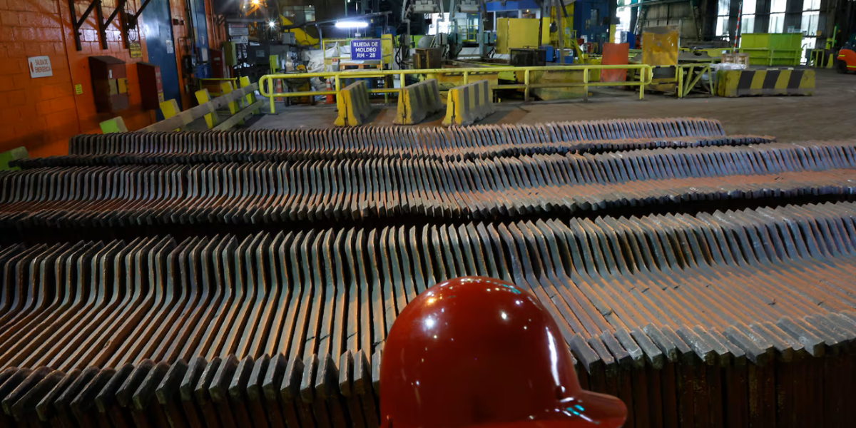 Chile: Un minero muerto y cinco desaparecidos al derrumbarse un túnel de Codelco