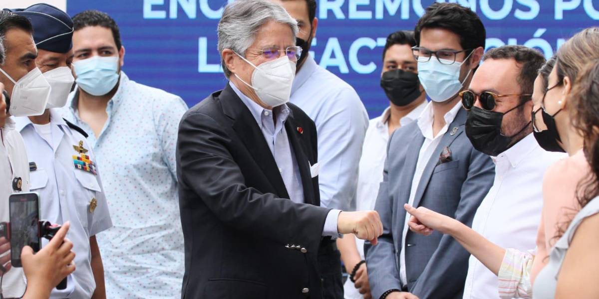 Ecuador proyecta para mayo eliminar el uso obligatorio de mascarillas por el COVID-19