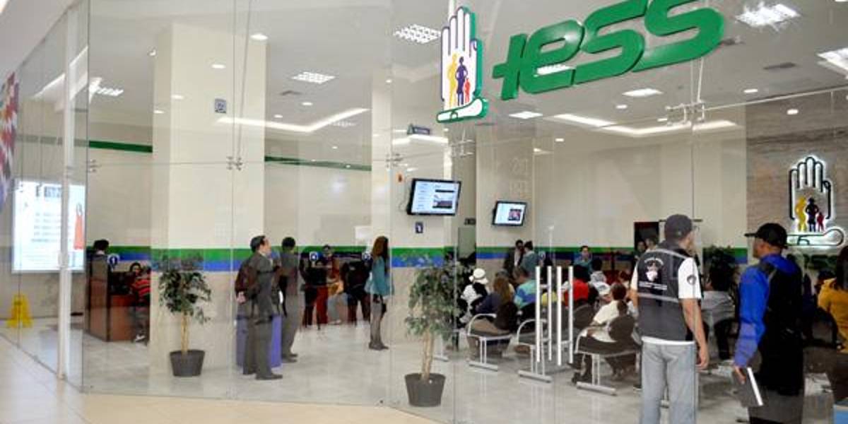 ¿Se puede rechazar la afiliación al IESS para aumentar el sueldo?