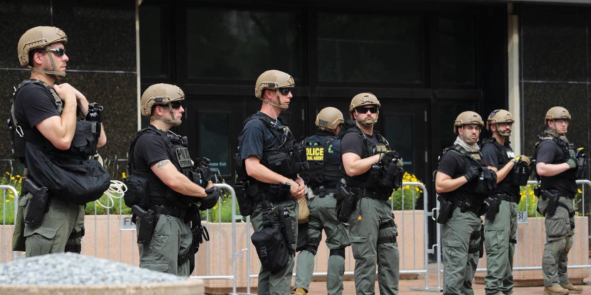 EE. UU.: El FBI despide a más de una docena de agentes por arrodillarse durante las protestas de George Floyd en 2020