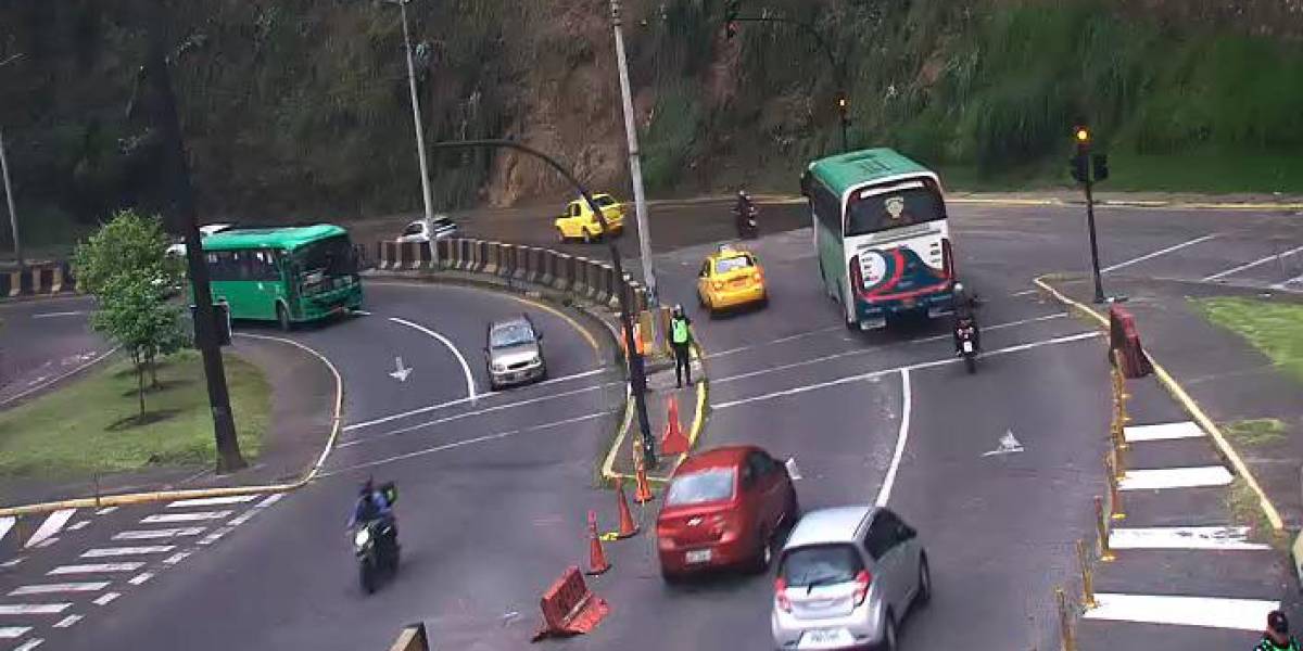 Quito: la circulación vehicular, en El Trébol, se habilitó en su totalidad