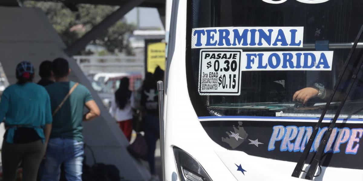 La ATM de Guayaquil anuncia acuerdo con transportistas para mantener el pasaje en 30 centavos