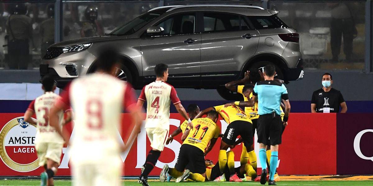 Barcelona clasifica en Libertadores con un expulsado y victoria de visitante