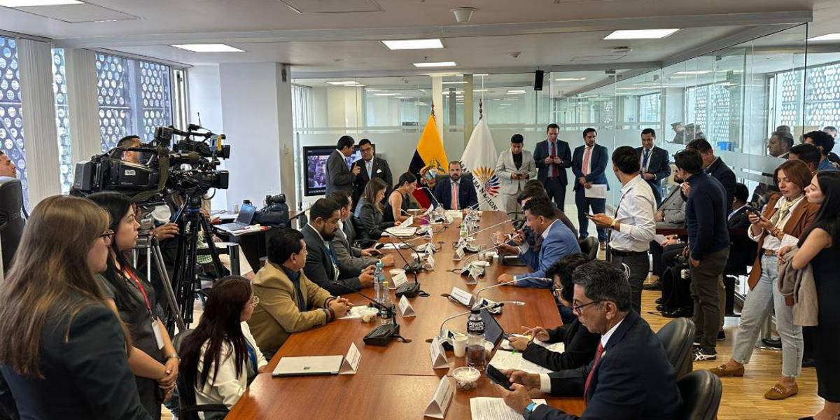 Comisión aprueba informe para primer debate del proyecto de Ley de Fortalecimiento Crediticio