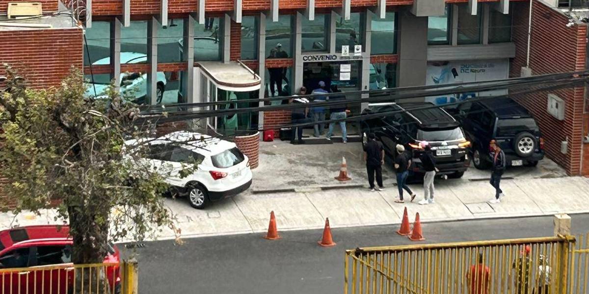 Una persona fue herida de bala en una clínica del norte de Quito