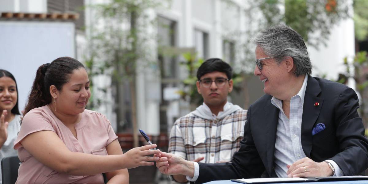 Ejecutivo veta parcialmente la Ley de Comunicación