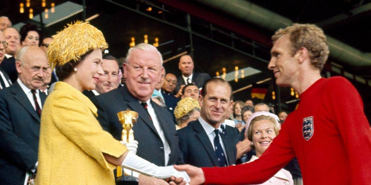 La Reina Isabel II y el fútbol: fan del Arsenal y el Mundial más polémico de la historia