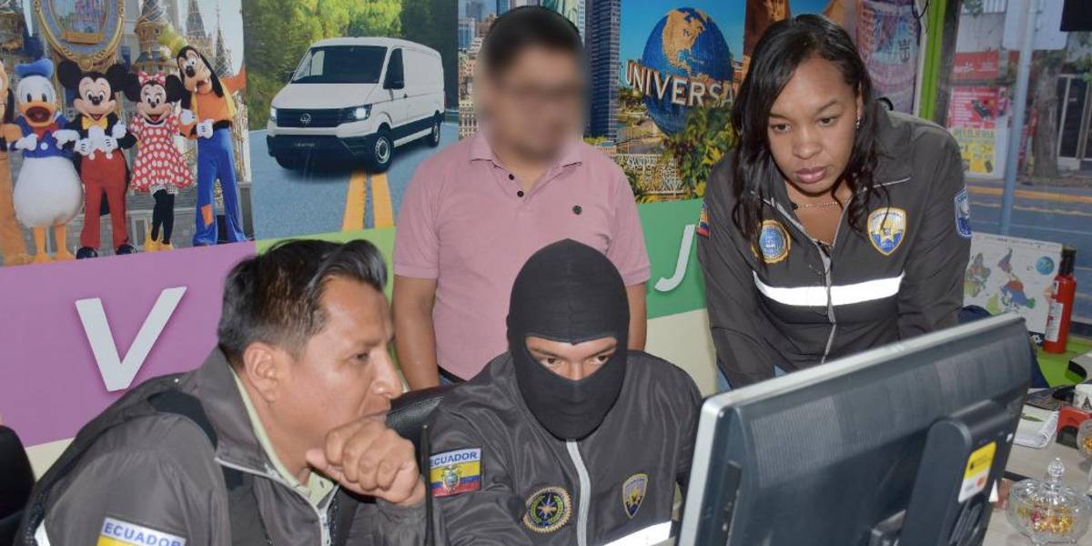 Un operativo se realizó para frenar la venta ilegal de turnos en el Registro Civil y la falsificación de documentos, en Quito
