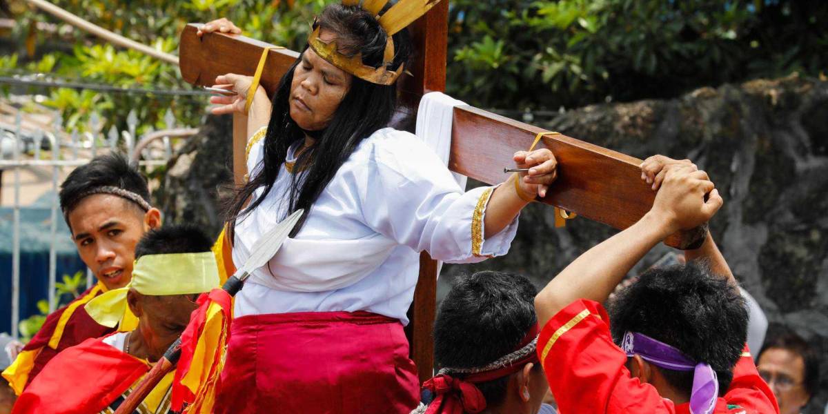 Semana Santa: dramáticas recreaciones de la crucifixión en Filipinas tras 3 años de pausa por el covid