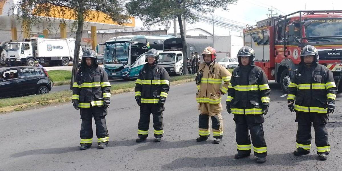 Un artefacto explosivo detonó en un puente peatonal de Calderón, norte de Quito
