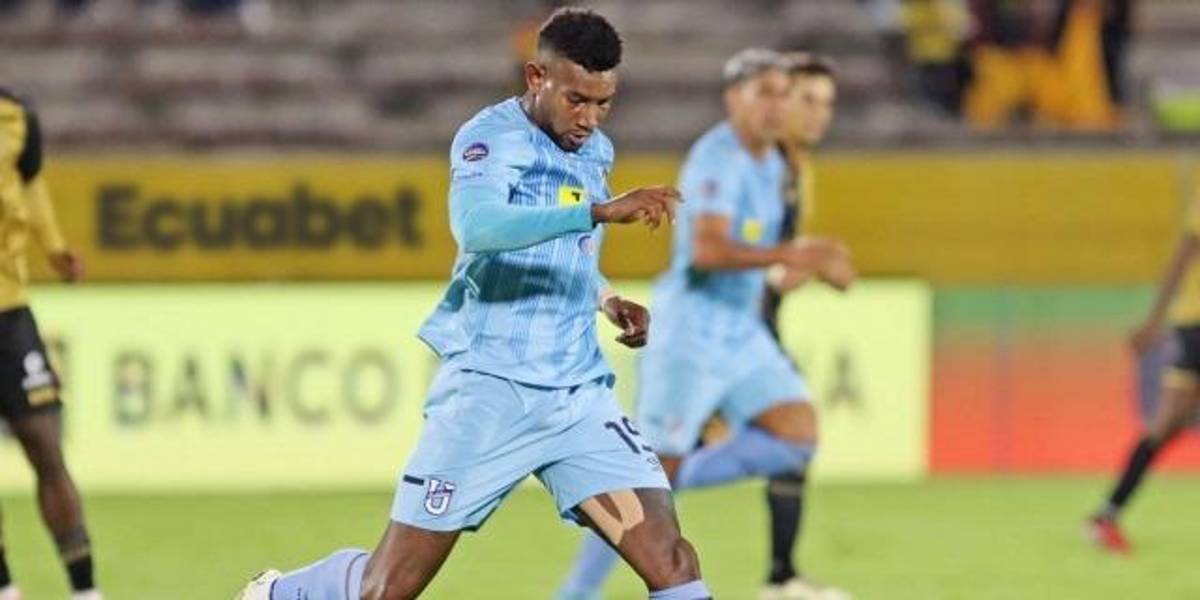 Universidad Católica confirma la salida de Gustavo Vallecilla