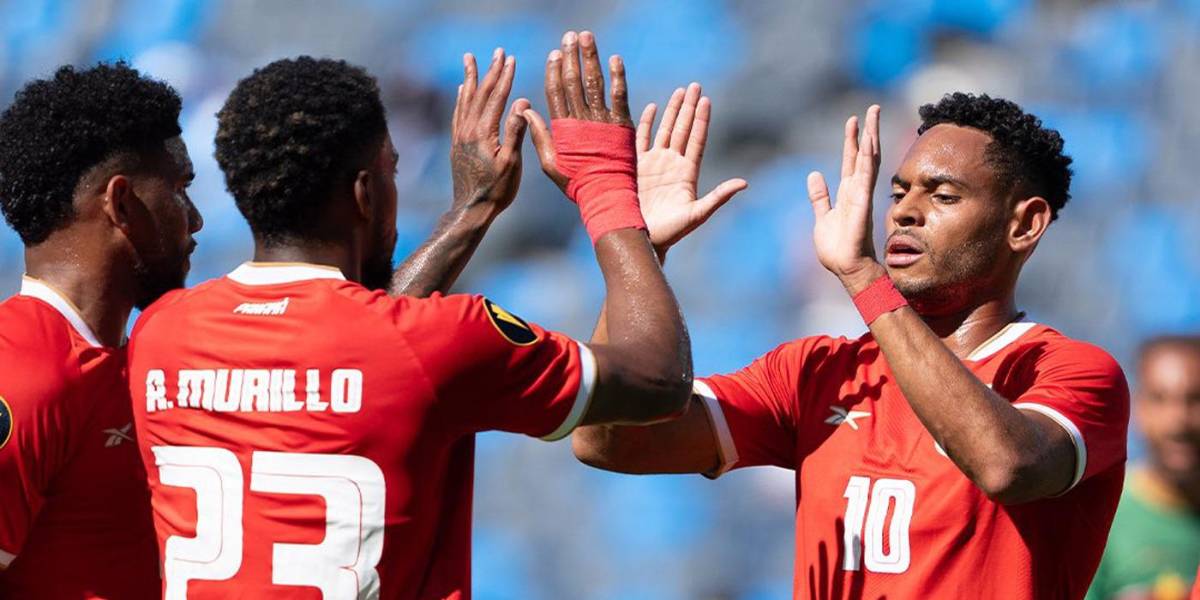 Ismael Díaz lidera goleada de Panamá en la Copa Oro
